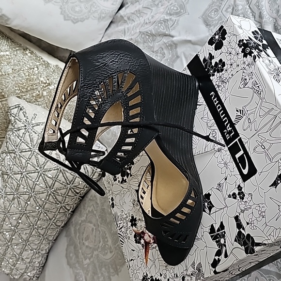 Brand new wedges - Picture 4 of 5